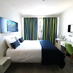 Santana & Otel