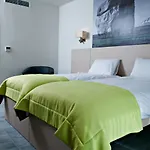 Santana & Otel