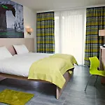 Santana & Otel